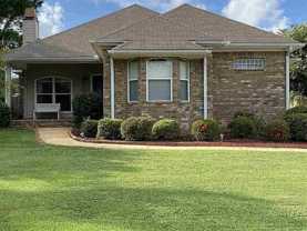 106 Riveroaks Dr - Photo 1 of 1