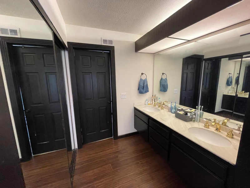 12800 Woodley Ave #REAR - Photo 6 of 12