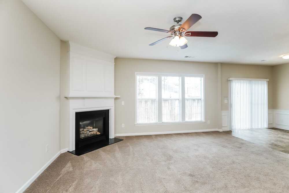 242 Regent Sq - Photo 5 of 17