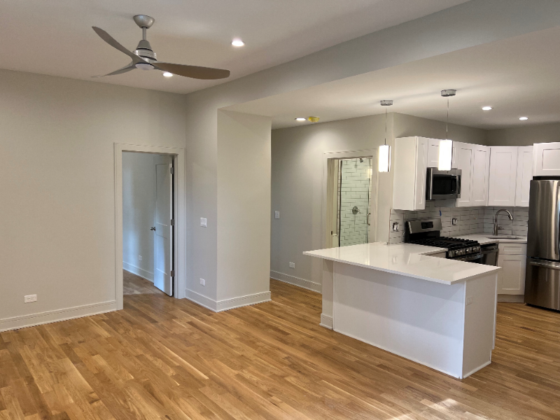 2556 N Saint Louis Ave - Photo 2 of 24