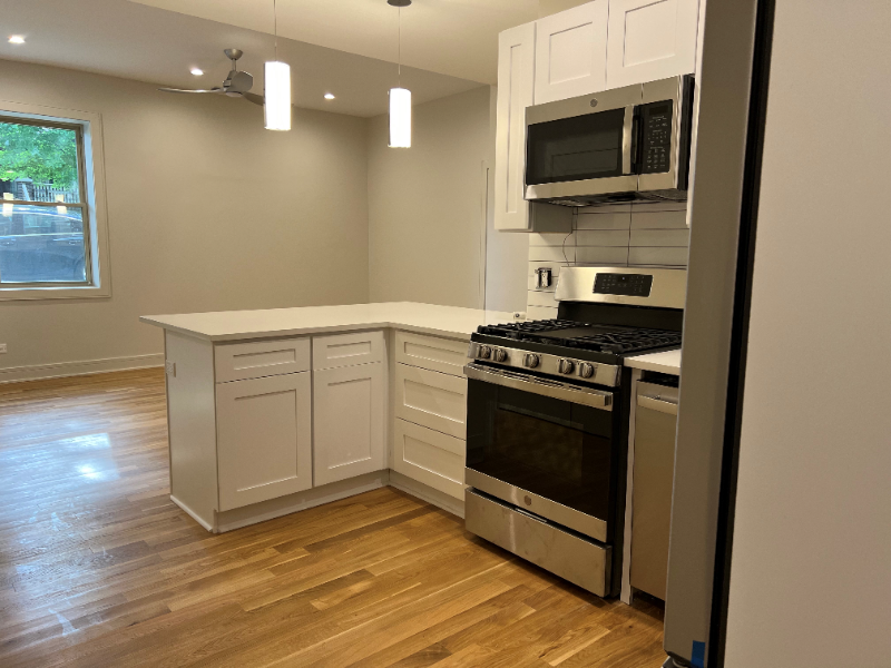 2556 N Saint Louis Ave - Photo 5 of 24