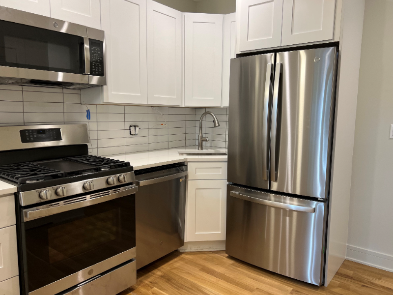 2556 N Saint Louis Ave - Photo 6 of 24