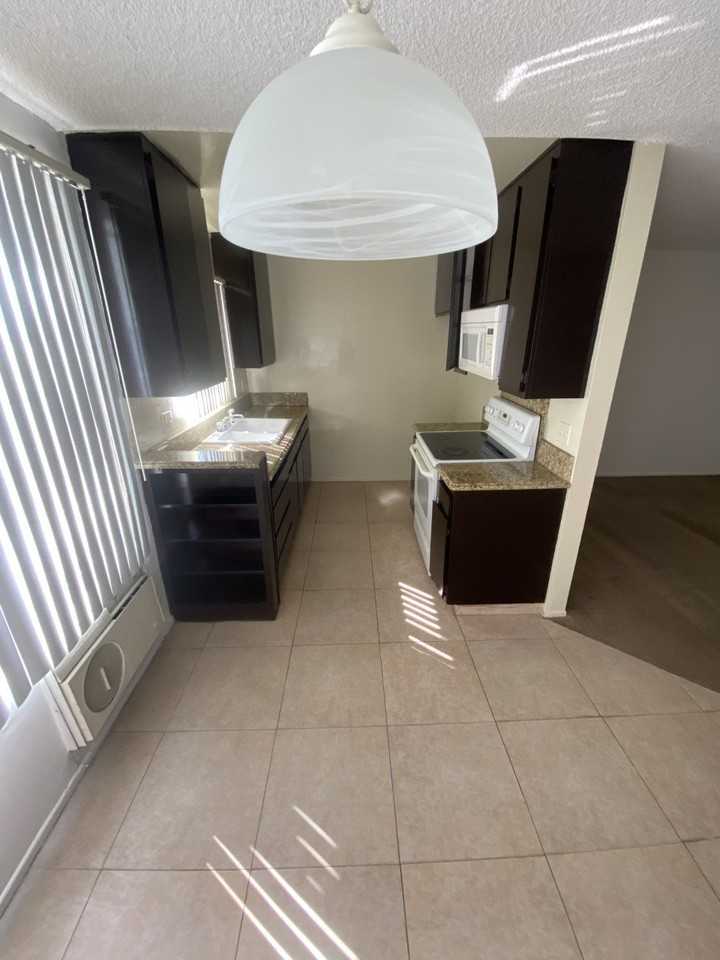 815 Crenshaw Blvd #104 - Photo 3 of 9
