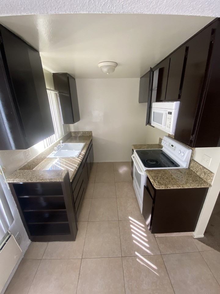 815 Crenshaw Blvd #104 - Photo 4 of 9