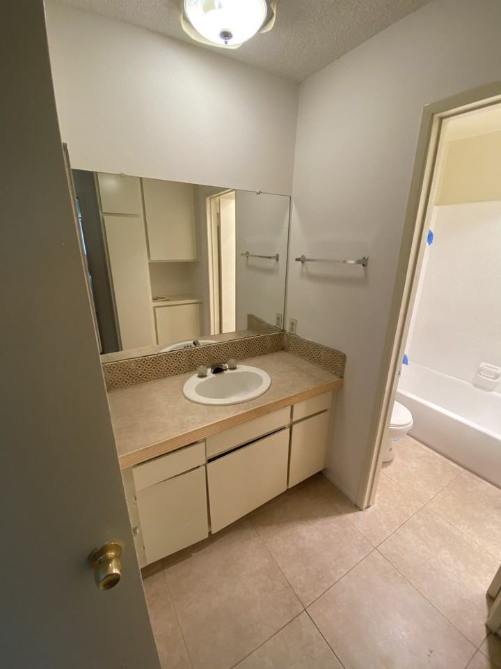 815 Crenshaw Blvd #104 - Photo 5 of 9