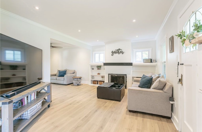 370 Stone Rd - Photo 5 of 29