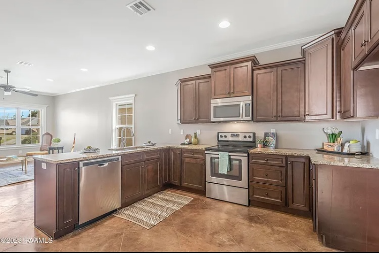 107 Darlene Dr - Photo 2 of 13