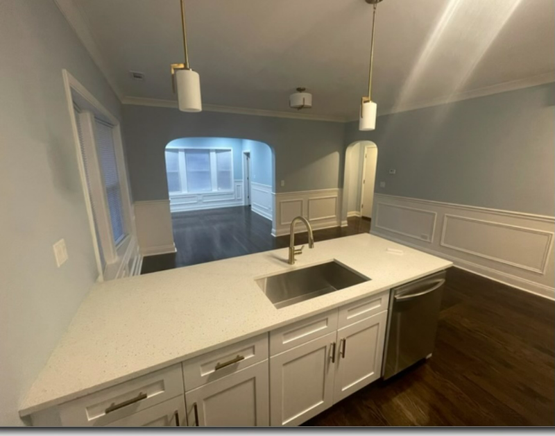 909 N Austin Blvd - Photo 2 of 10