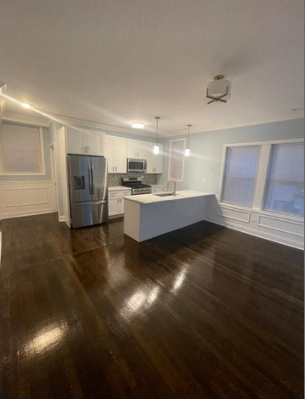 909 N Austin Blvd - Photo 3 of 10