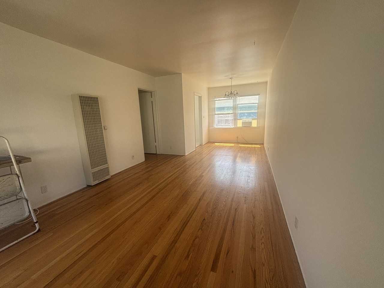 924 17th St #D - Photo 3 of 9