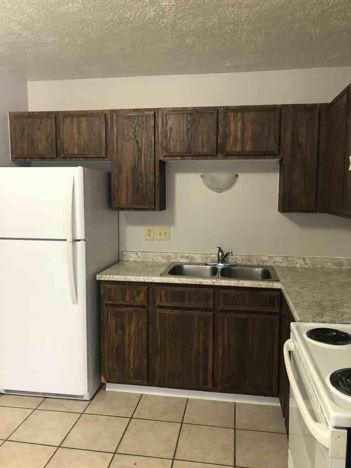 725 Grove St #2 - Photo 2 of 7