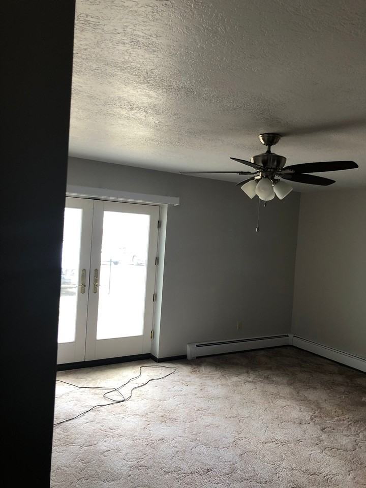 725 Grove St #2 - Photo 4 of 7