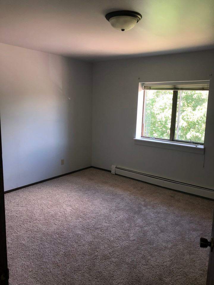 725 Grove St #2 - Photo 6 of 7