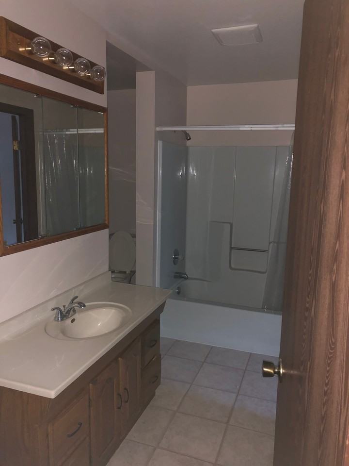 725 Grove St #2 - Photo 7 of 7