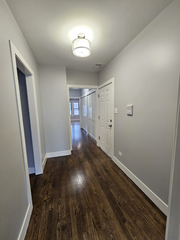 2640 W Pratt Blvd #2 - Photo 3 of 16