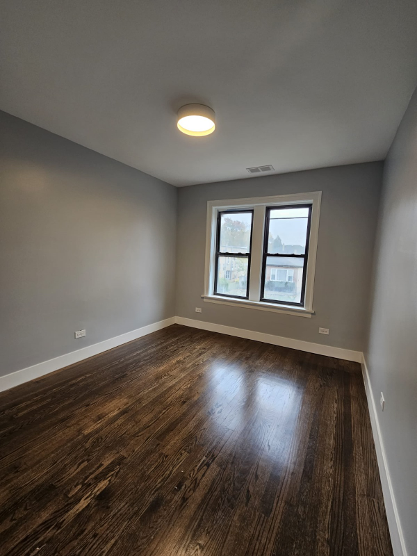 2640 W Pratt Blvd #2 - Photo 5 of 16