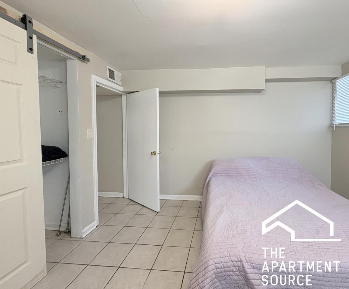 125 S Leavitt St #B - Photo 7 of 23