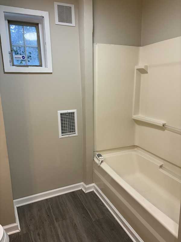 391 Glenwood Ave - Photo 6 of 16