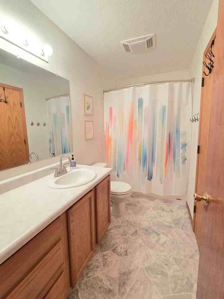 615 Rachael St - Photo 7 of 23
