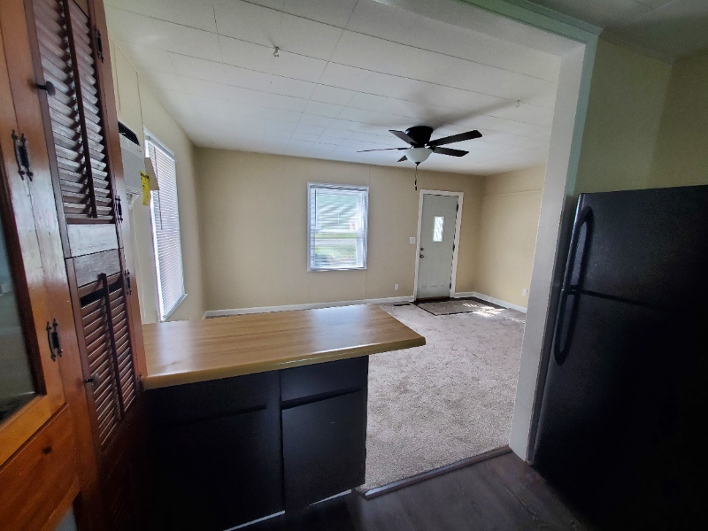 722 Wildwood Dr - Photo 4 of 10