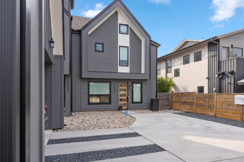 4404 Mount Vernon Dr #B - Photo 4 of 20