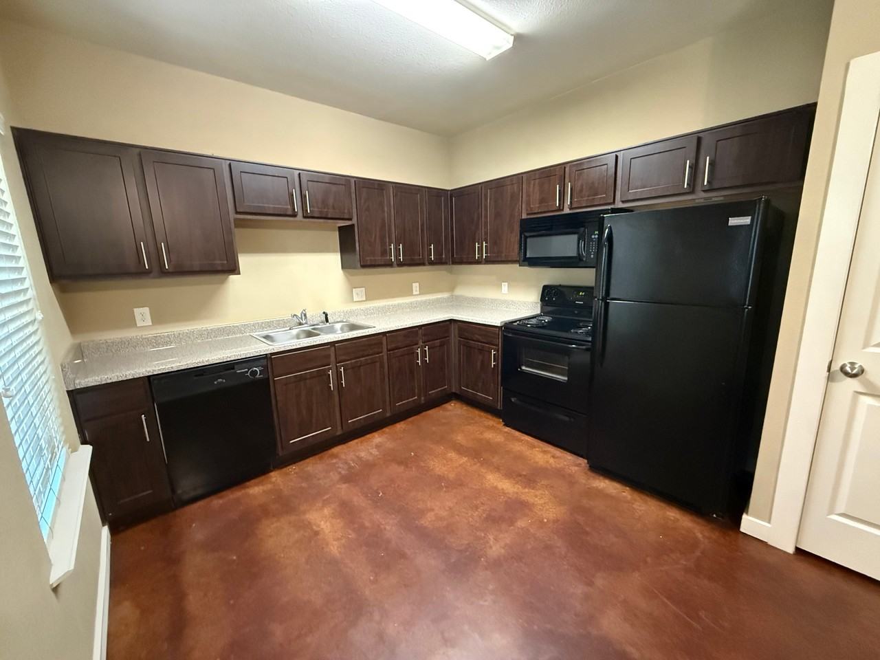 204 E Buck St #9 - Photo 3 of 11