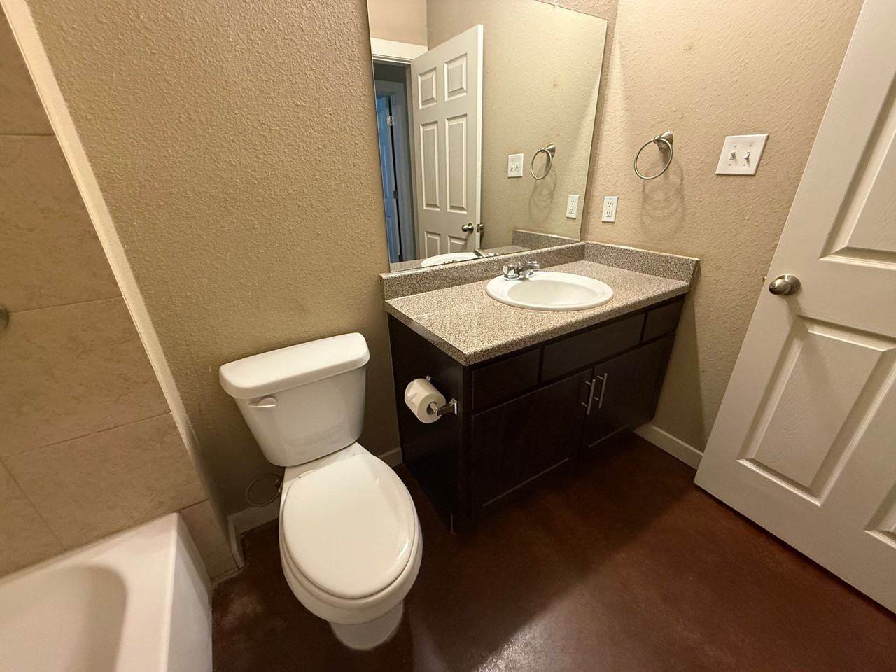 204 E Buck St #9 - Photo 5 of 11