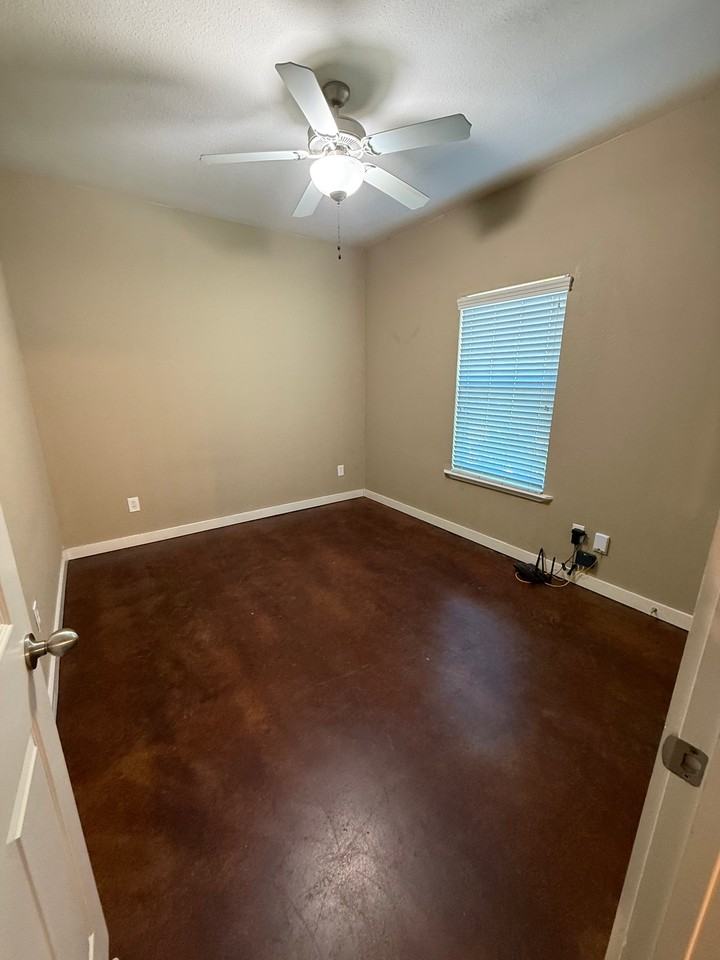 204 E Buck St #9 - Photo 7 of 11