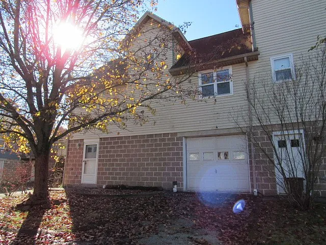 402 Meadow Ave - Photo 2 of 15