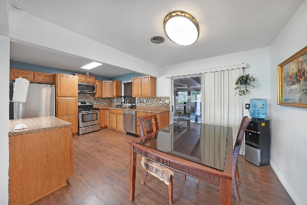 453 N Newcomb St - Photo 6 of 15