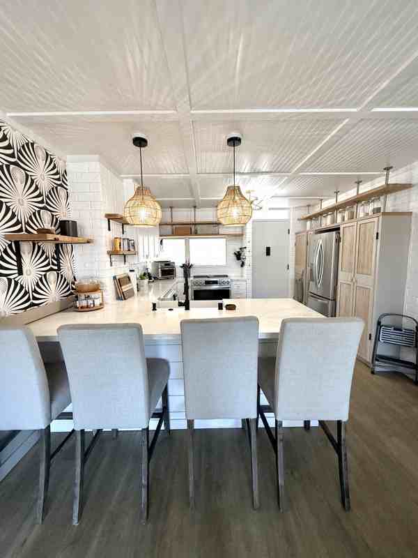2421 Ala Wai Blvd #904 - Photo 4 of 15