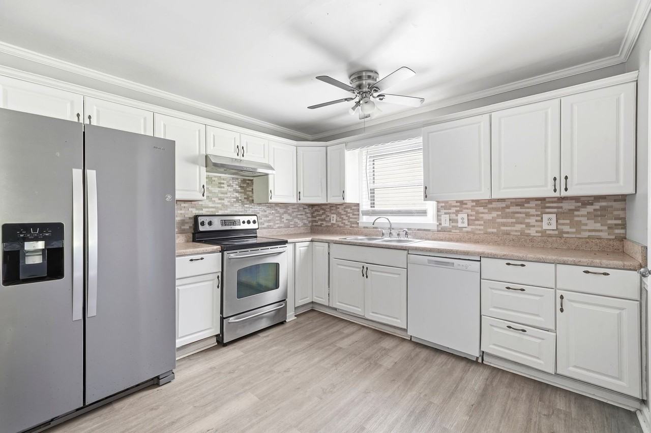 4815 Carriage Drive Cir - Photo 3 of 30