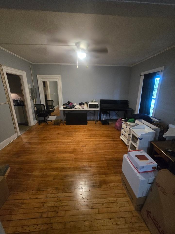 303 Saint Lawrence Ave - Photo 3 of 6