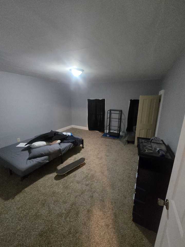 303 Saint Lawrence Ave - Photo 5 of 6