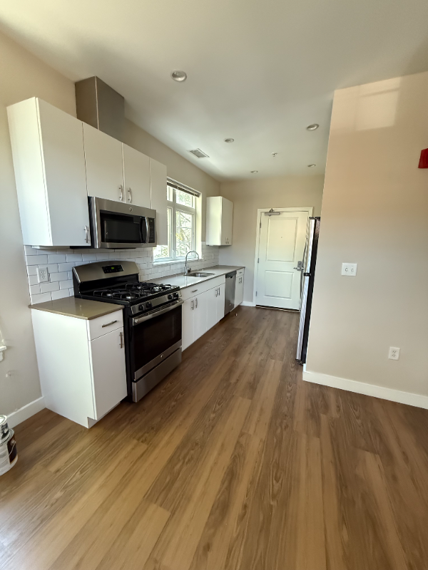 11 Alder St #2D - Photo 2 of 10