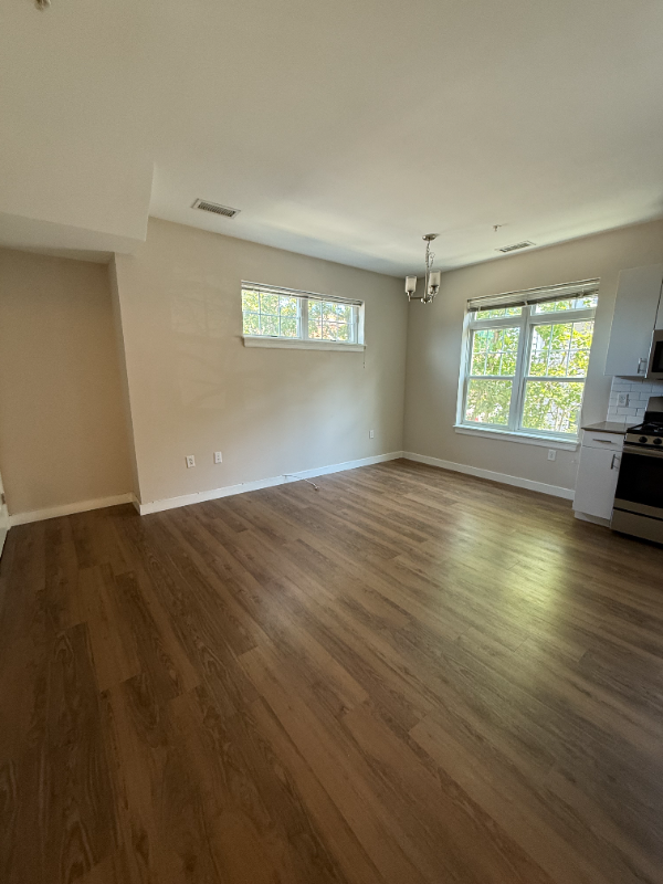 11 Alder St #2D - Photo 3 of 10