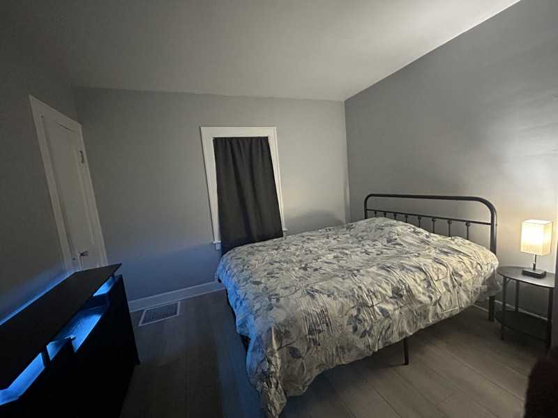 628 Waverly Ave - Photo 2 of 14