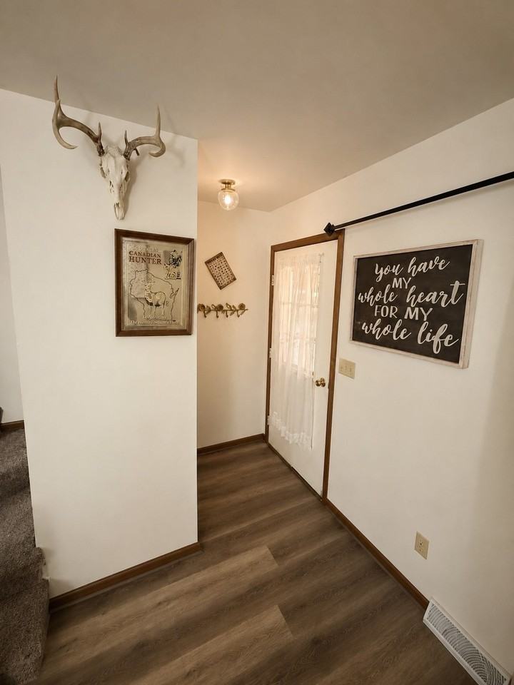 529 Walnut St - Photo 4 of 11