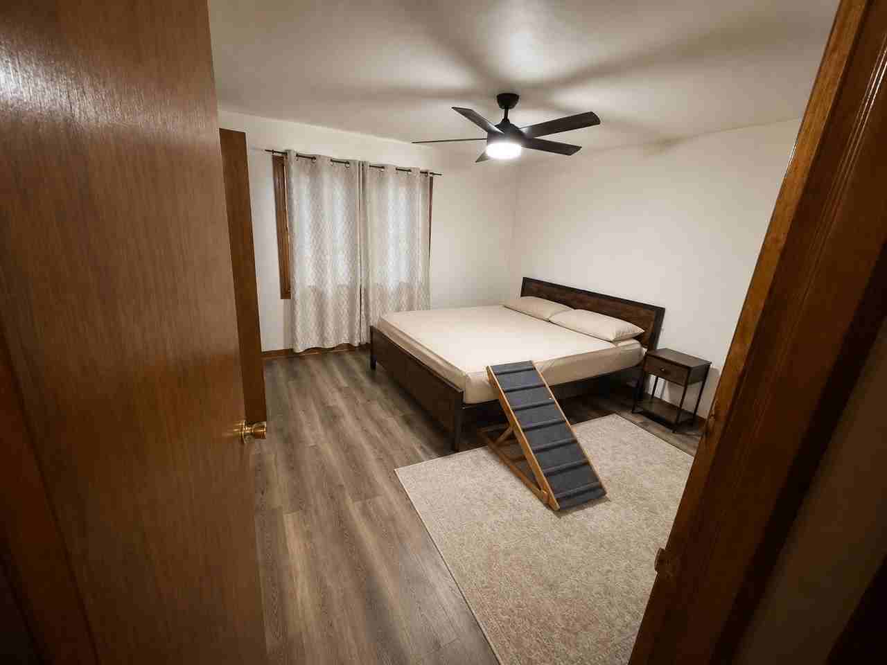 529 Walnut St - Photo 6 of 11