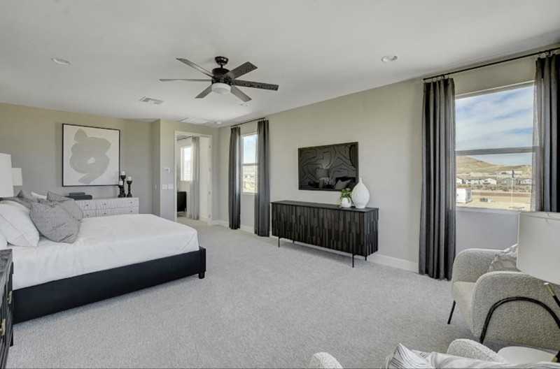 1111 Blue Diamond Rd - Photo 7 of 10