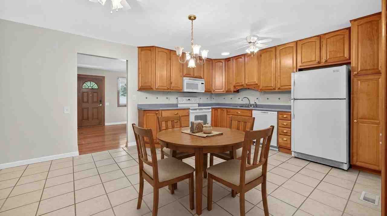 81 Tom Sawyer Dr - Photo 7 of 15