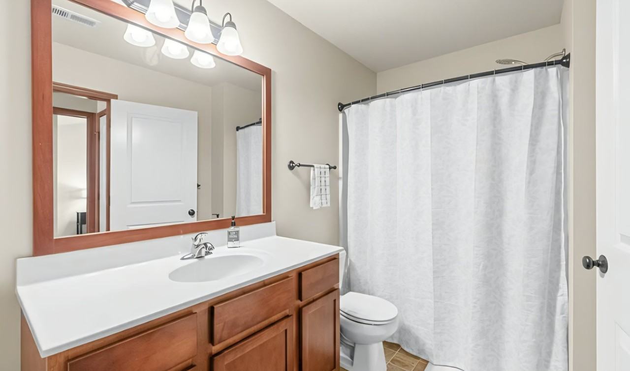1795 Sara Ct - Photo 2 of 8