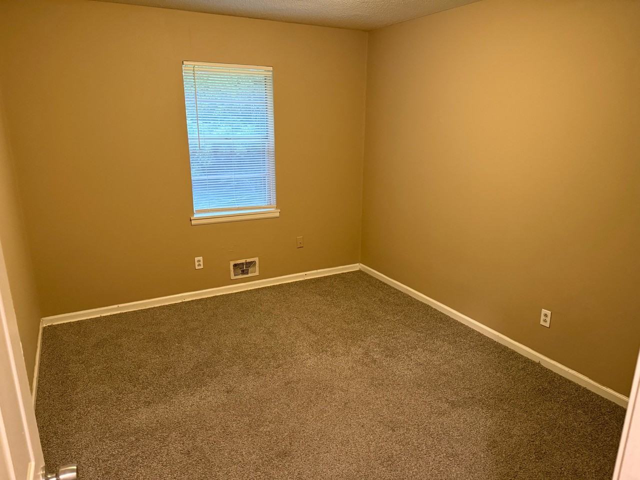 11610 Ivanhoe Ct #11610 - Photo 6 of 13