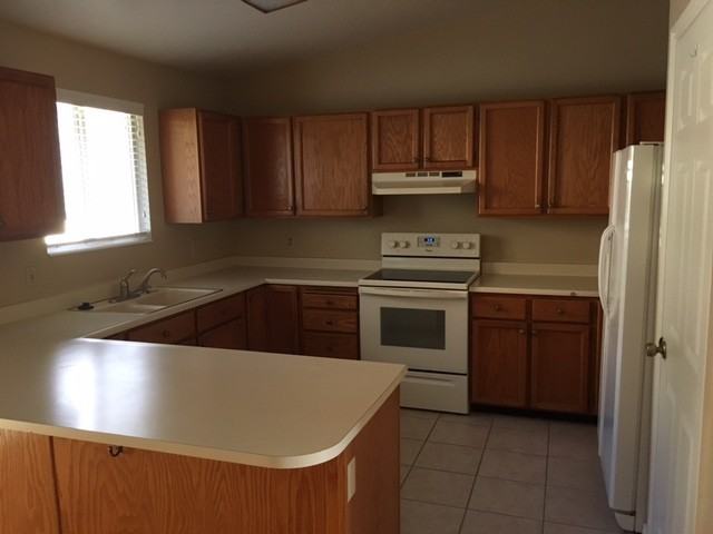 10359 Se - Photo 3 of 6