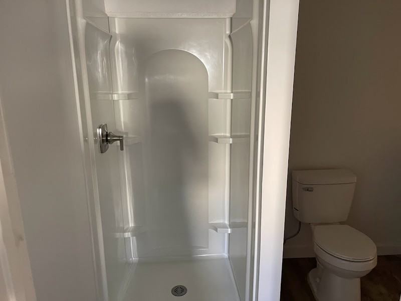 744 Es - Photo 2 of 15
