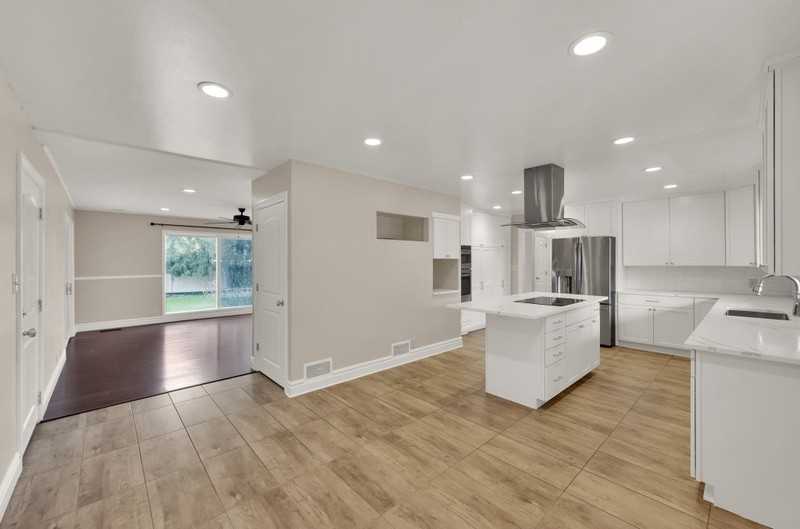 1936 E La Cresta Dr - Photo 2 of 13