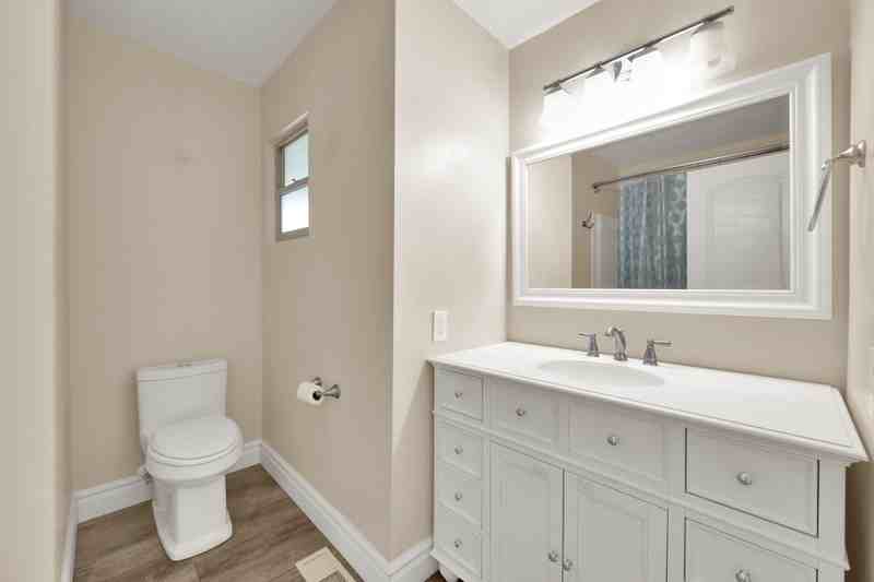 1936 E La Cresta Dr - Photo 3 of 13