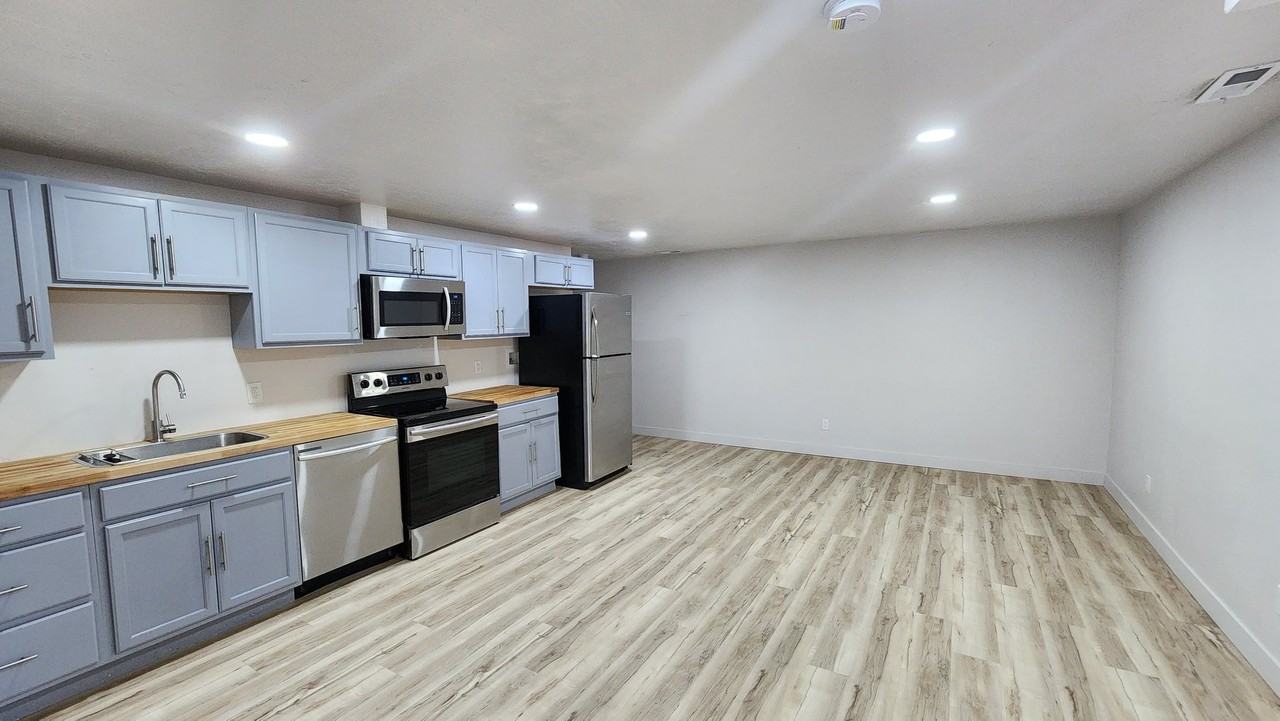 2162 N Cloverleaf Way - Photo 5 of 18