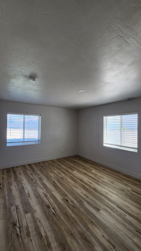 2162 N Cloverleaf Way - Photo 7 of 18