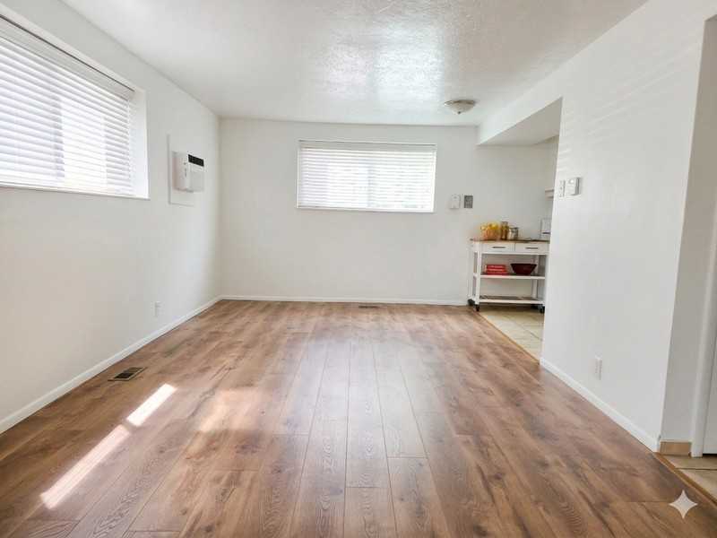 844 S Park St #6 - Photo 6 of 15